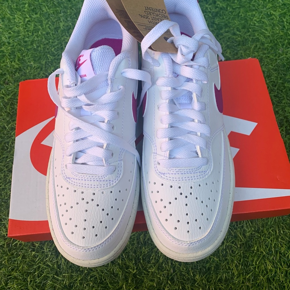 Nike White Sneakers with Magenta Swoosh - Picture 2 of 9
